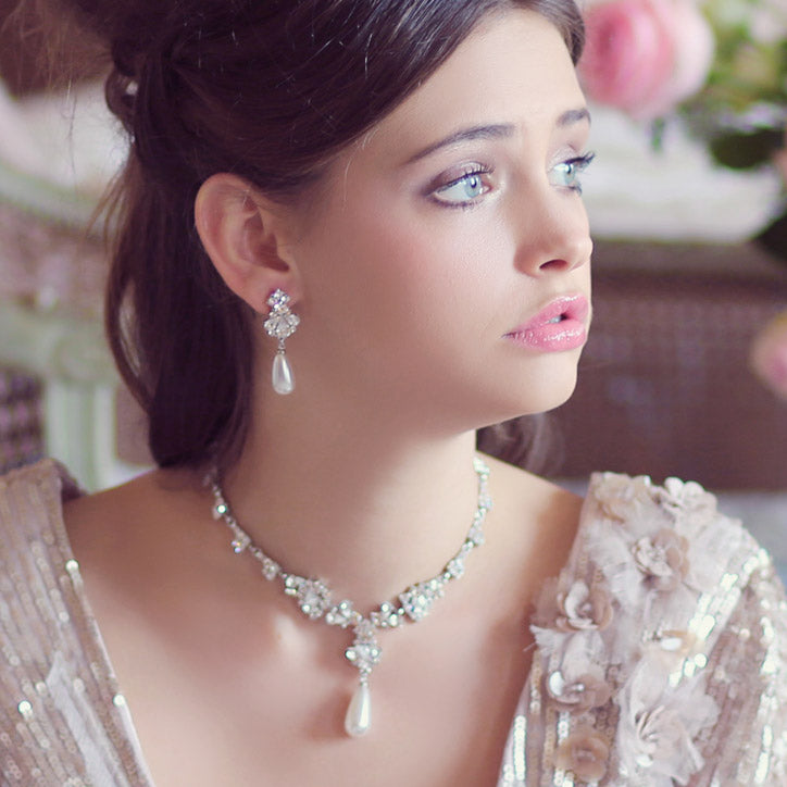 Pearl necklaces and pendants