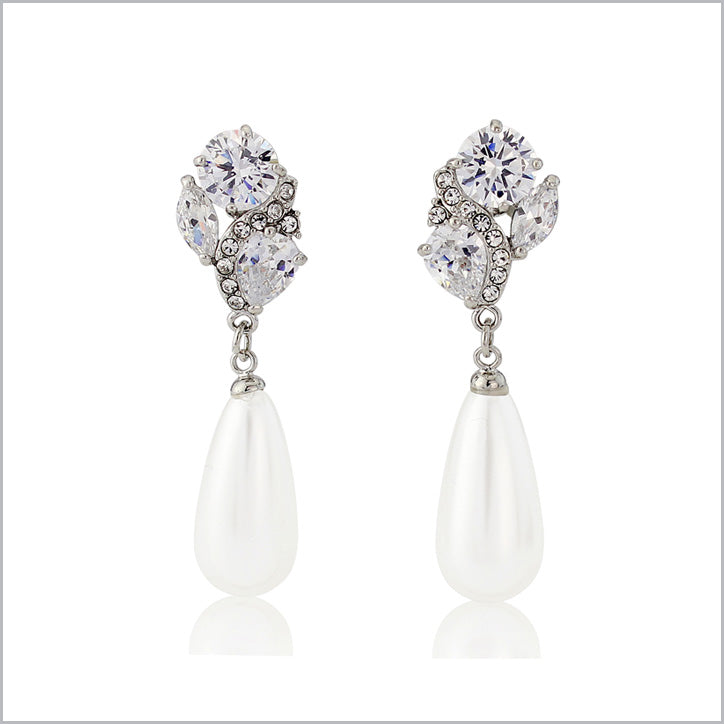Pearl wedding earrings for brides